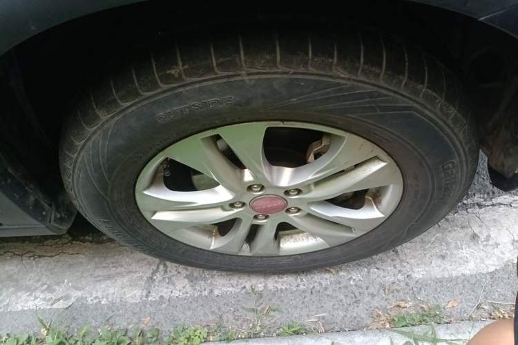 Used Haval H6 2014 Sport Version 1.5T Manual Two-Wheel Drive Elite Edition Right Front Wheel Hub