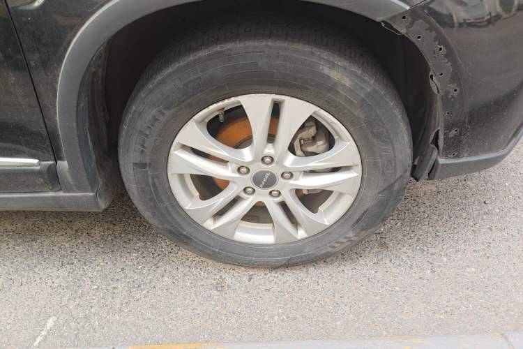 Used Haval H6 2014 Sport Edition 2.4L Automatic Elite Model Right Front Wheel Hub