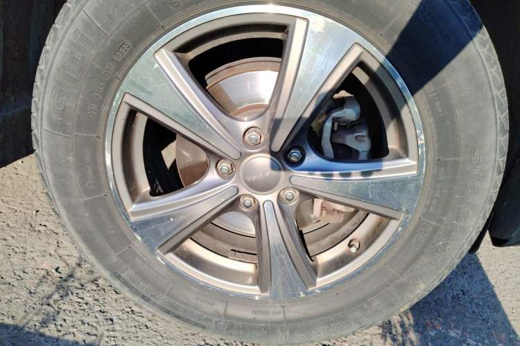 Used Haval H6 2014 Sport Version 1.5T Manual Two-Wheel Drive Elite Edition Right Front Wheel Hub