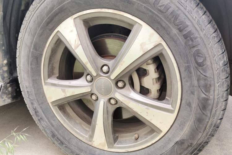 Used Haval H6 2014 Sport Version 1.5T Manual Two-Wheel Drive Elite Edition Right Front Wheel Hub