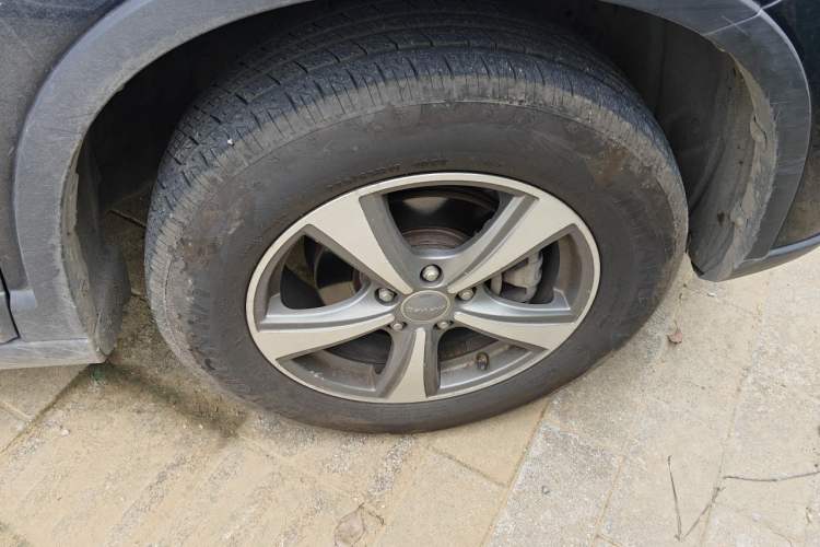 Used Haval H6 2014 Sport Version 1.5T Manual Two-Wheel Drive Elite Edition Right Front Wheel Hub
