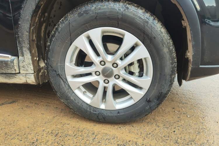 Used Haval H6 2014 Sport Version 1.5T Manual Two-Wheel Drive Elite Edition Right Front Wheel Hub