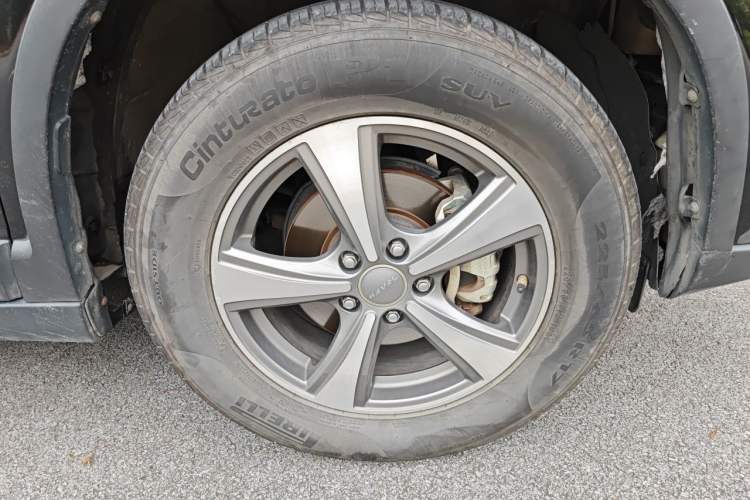 Used Haval H6 2014 Sport Version 1.5T Manual Two-Wheel Drive Elite Edition Right Front Wheel Hub