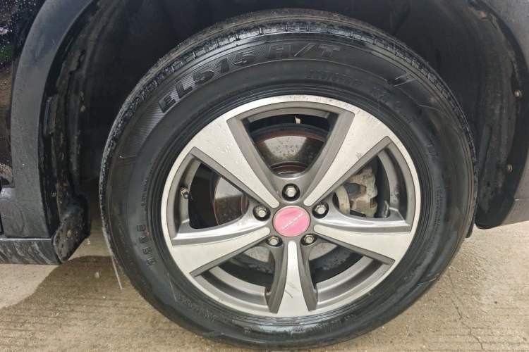 Used Haval H6 2014 Sport Version 1.5T Manual Two-Wheel Drive Elite Edition Right Front Wheel Hub