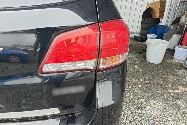Used Haval H6 2014 Upgraded Model 1.5T Manual Two-Wheel Drive Elite Version Right Rear Taillight