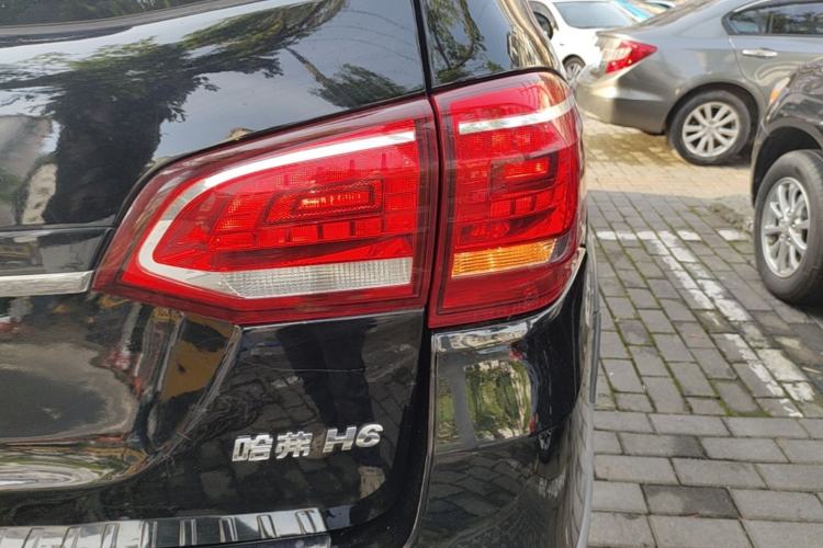 Used Haval H6 2014 Sport Version 1.5T Manual Two-Wheel Drive Elite Edition Right Rear Taillight