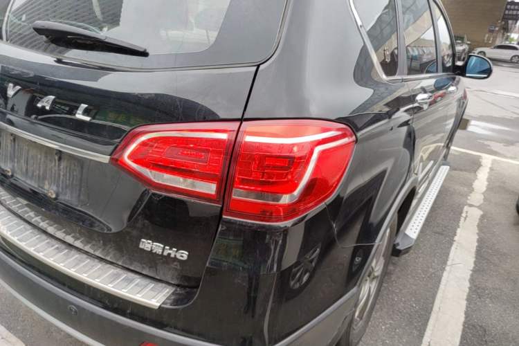 Used Haval H6 2014 Sport Version 1.5T Manual Two-Wheel Drive Elite Edition Right Rear Taillight