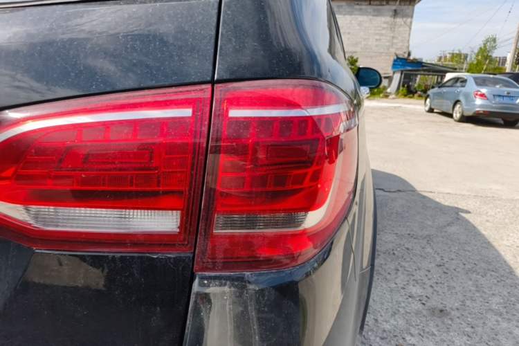 Used Haval H6 2014 Sport Version 1.5T Manual Two-Wheel Drive Elite Edition Right Rear Taillight
