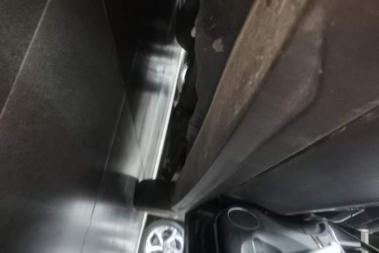 Used Haval H6 2014 Sport Version 1.5T Manual Two-Wheel Drive Elite Edition Right Side Sill