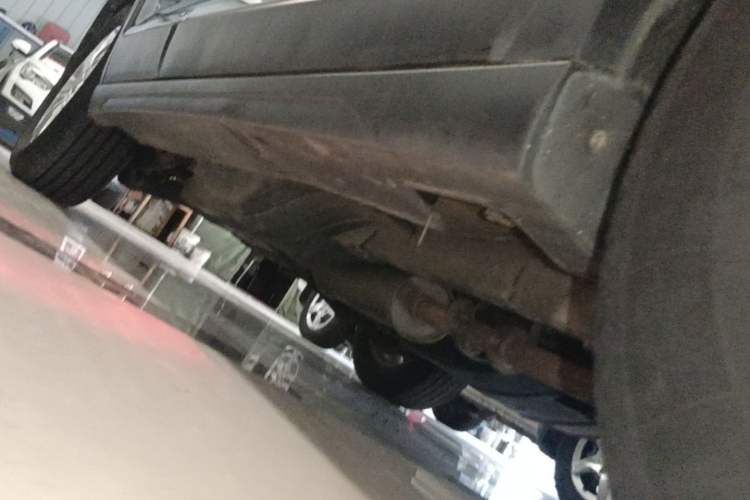 Used Haval H6 2014 Sport Version 1.5T Manual Two-Wheel Drive Elite Edition Right Side Sill