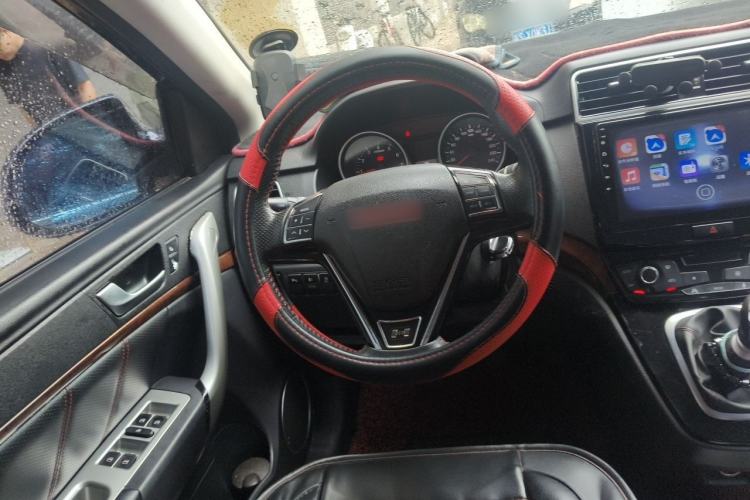 Used Haval H6 2014 Sport Version 1.5T Manual Two-Wheel Drive Elite Edition Steering Wheel