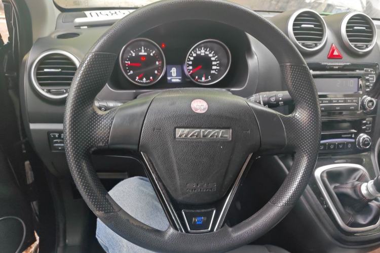 Used Haval H6 2014 Upgraded Model 2.0T Diesel Manual Two-Wheel Drive Urban Version Steering Wheel