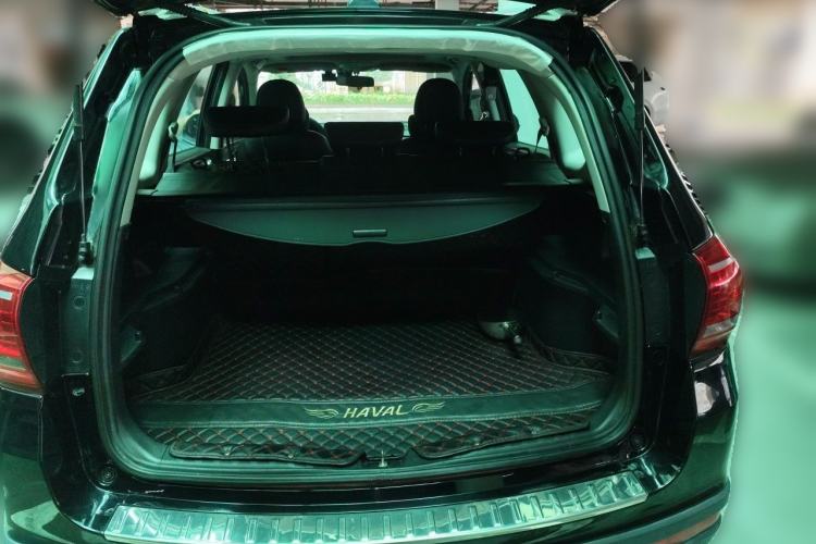Used Haval H6 2014 Sport Version 1.5T Manual Two-Wheel Drive Elite Edition Trunk