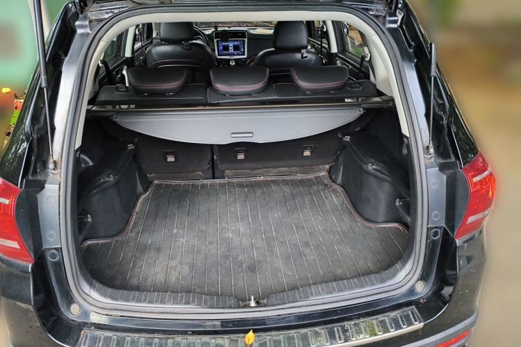 Used Haval H6 2014 Sport Version 1.5T Manual Two-Wheel Drive Elite Edition Trunk