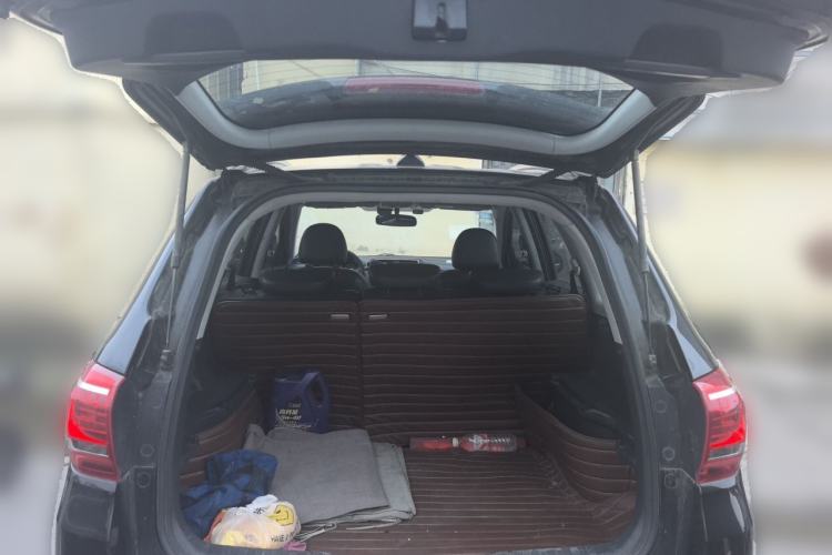 Used Haval H6 2014 Sport Version 1.5T Manual Two-Wheel Drive Elite Edition Trunk