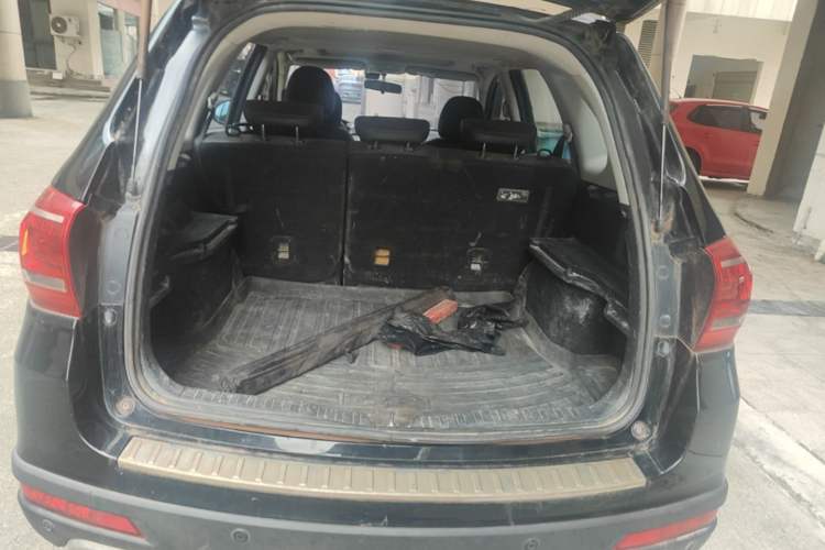 Used Haval H6 2014 Sport Version 1.5T Manual Two-Wheel Drive Elite Edition Trunk