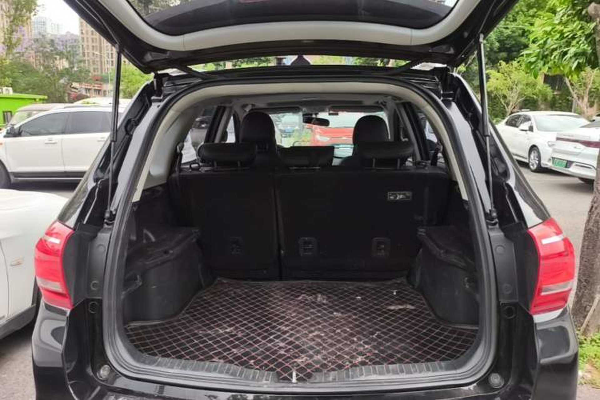 Used Haval H6 2014 Sport Version 1.5T Manual Two-Wheel Drive Elite Edition Trunk