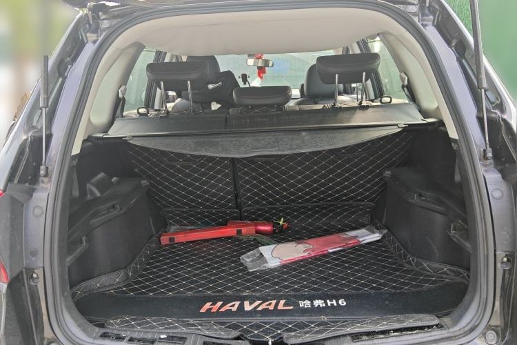 Used Haval H6 2014 Sport Version 1.5T Manual Two-Wheel Drive Elite Edition Trunk