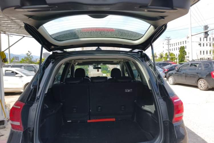 Used Haval H6 2014 Sport Version 1.5T Manual Two-Wheel Drive Elite Edition Trunk