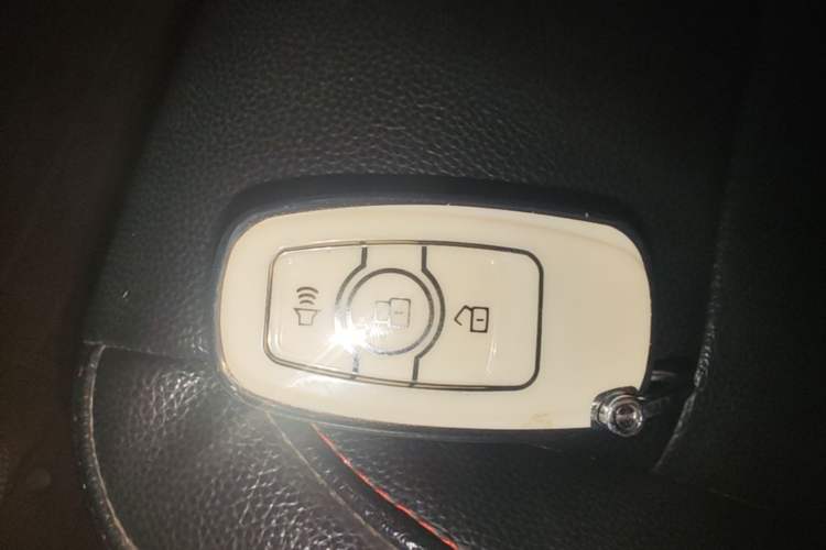 Used Haval H6 2014 Upgraded Model 1.5T Manual Two-Wheel Drive Elite Version Vehicle Key