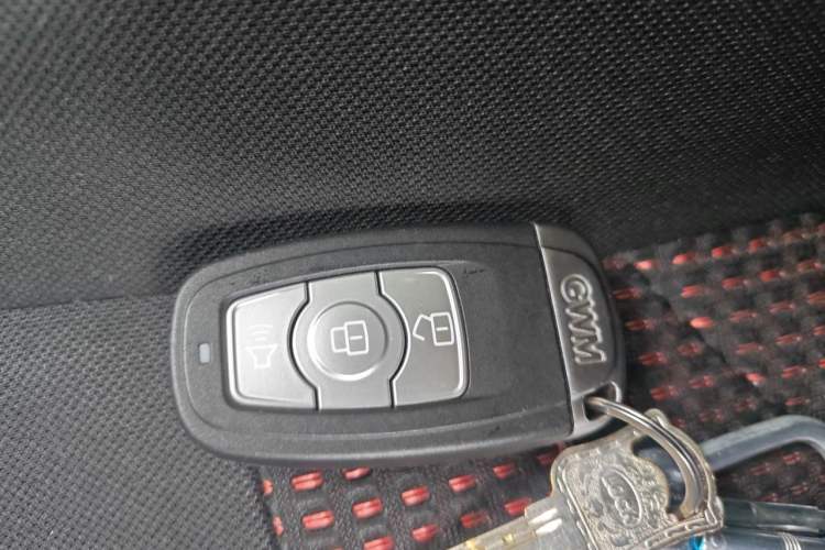 Used Haval H6 2014 Upgraded Model 2.0T Diesel Manual Two-Wheel Drive Urban Version Vehicle Key