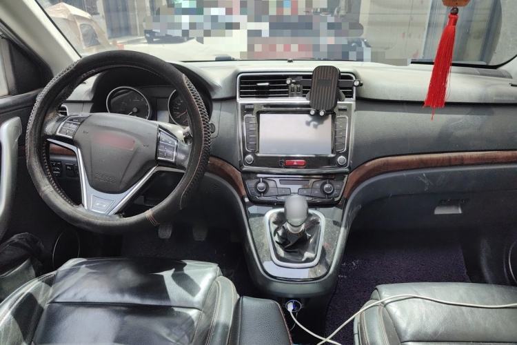 Used Haval H6 2014 Sport Version 1.5T Manual Two-Wheel Drive Elite Edition Center Console