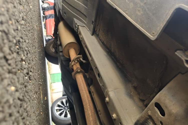 Used Haval H6 2014 Upgraded Model 1.5T Manual Two-Wheel Drive Elite Version Chassis Front Right
