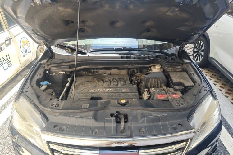 Used Haval H6 2014 Upgraded Model 1.5T Manual Two-Wheel Drive Elite Version Engine Bay
