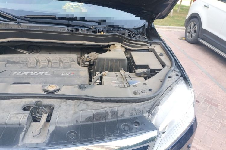 Used Haval H6 2014 Sport Version 1.5T Manual Two-Wheel Drive Elite Edition Engine Bay Left