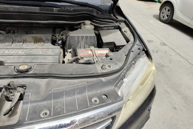 Used Haval H6 2014 Sport Version 1.5T Manual Two-Wheel Drive Elite Edition Engine Bay Left