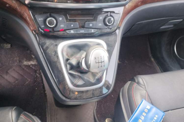 Used Haval H6 2014 Sport Version 1.5T Manual Two-Wheel Drive Elite Edition Gear Lever