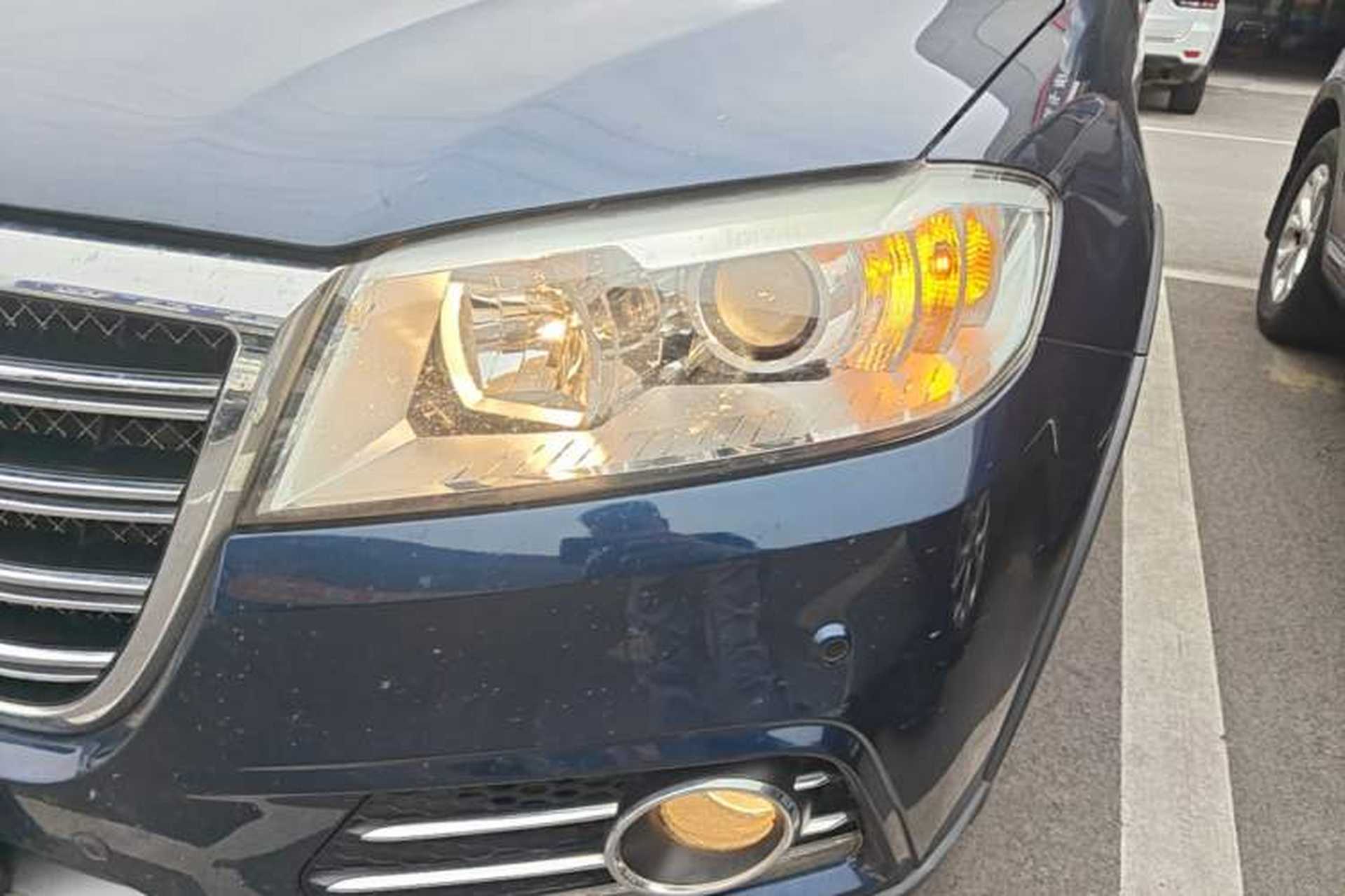 Used Haval H6 2014 Sport Version 1.5T Manual Two-Wheel Drive Elite Edition Left Front Headlight