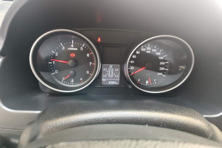 Used Haval H6 2014 Upgraded Model 1.5T Manual Two-Wheel Drive Elite Version Odometer Close Up