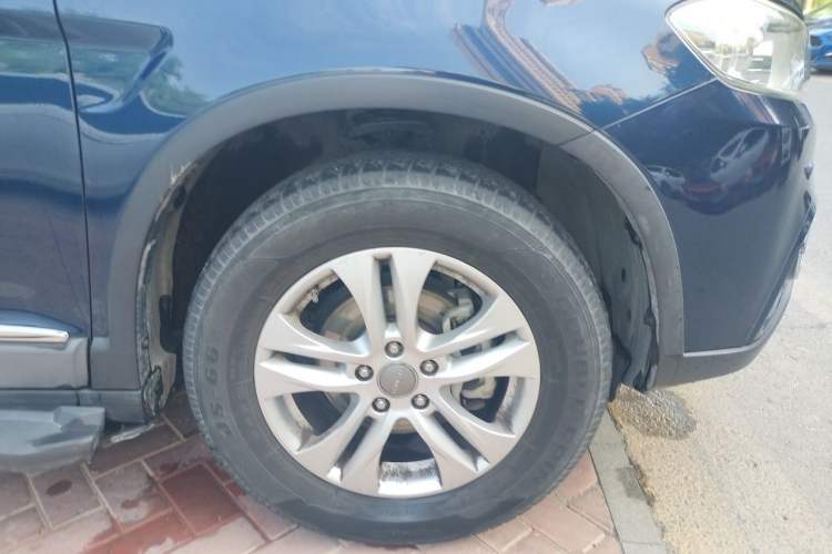 Used Haval H6 2014 Sport Version 1.5T Manual Two-Wheel Drive Elite Edition Right Front Wheel Hub