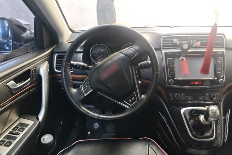 Used Haval H6 2014 Upgraded Model 1.5T Manual Two-Wheel Drive Elite Version Steering Wheel