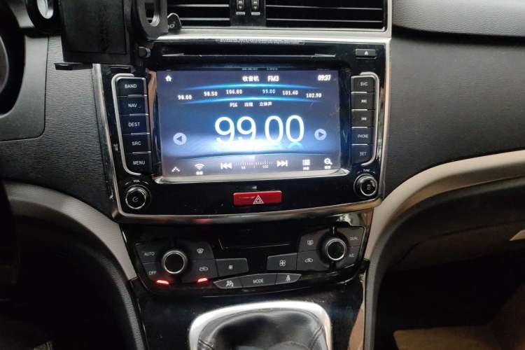 Used Haval H6 2014 Sport Version 1.5T Manual Two-Wheel Drive Elite Edition Audio And AC Panel