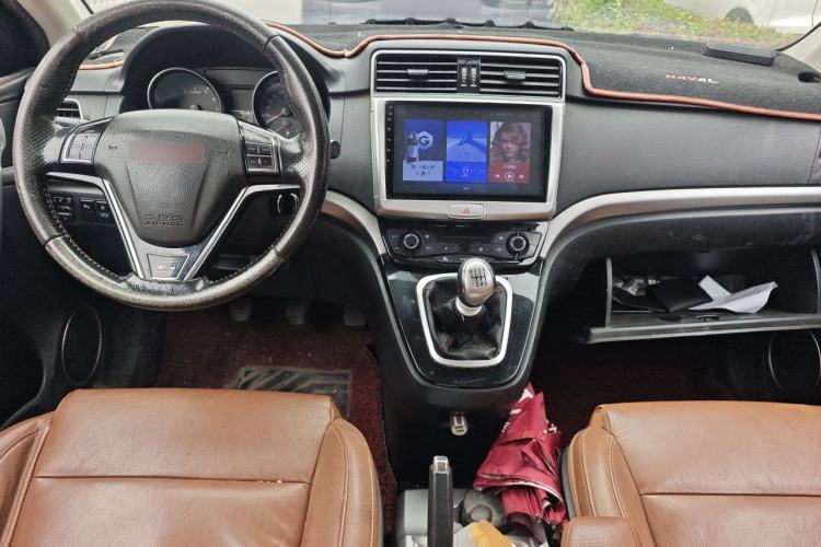 Used Haval H6 2014 Sport Version 1.5T Manual Two-Wheel Drive Elite Edition Center Console