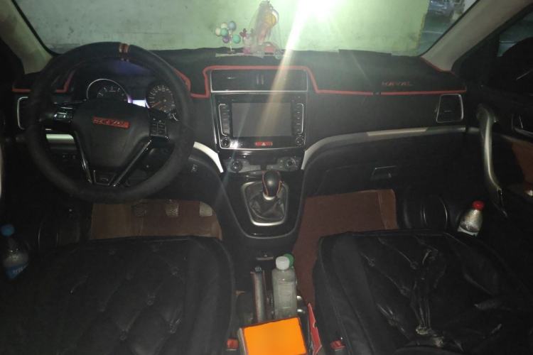 Used Haval H6 2014 Sport Version 1.5T Manual Two-Wheel Drive Elite Edition Center Console