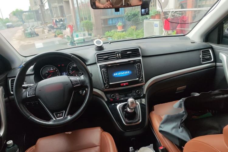 Used Haval H6 2014 Sport Version 1.5T Manual Two-Wheel Drive Elite Edition Center Console