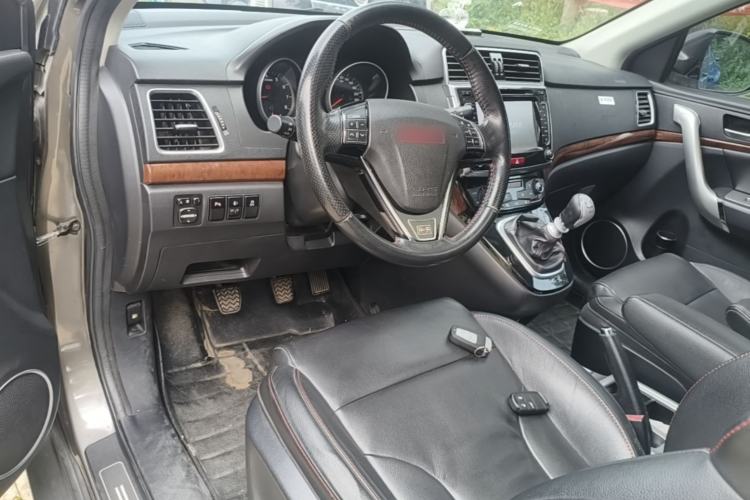 Used Haval H6 2014 Sport Version 1.5T Manual Two-Wheel Drive Elite Edition Center Console