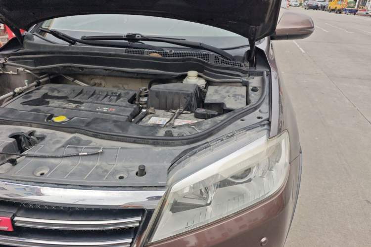 Used Haval H6 2014 Sport Version 1.5T Manual Two-Wheel Drive Elite Edition Engine Bay Left