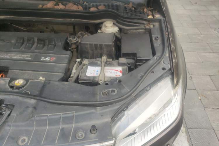 Used Haval H6 2014 Sport Version 1.5T Manual Two-Wheel Drive Elite Edition Engine Bay Left