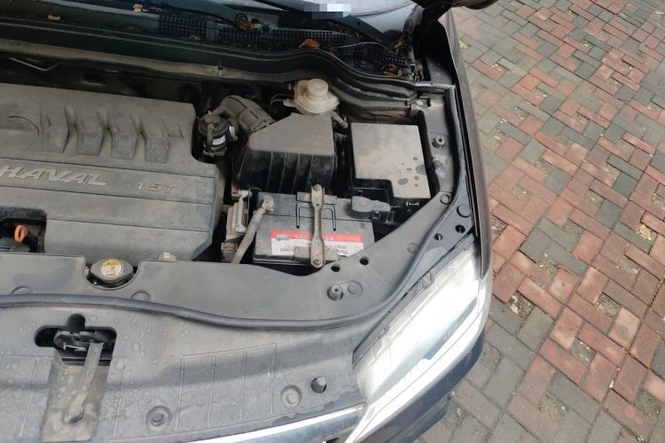 Used Haval H6 2014 Sport Version 1.5T Manual Two-Wheel Drive Elite Edition Engine Bay Left