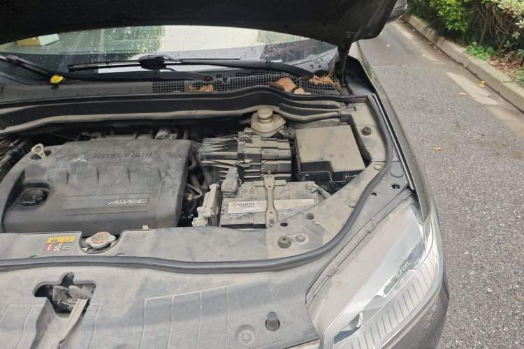 Used Haval H6 2014 Sports Edition 2.4L Automatic Prestige Model Engine Bay Left