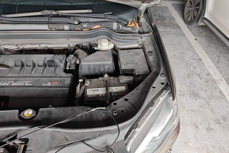 Used Haval H6 2014 Sport Version 1.5T Manual Two-Wheel Drive Elite Edition Engine Bay Left