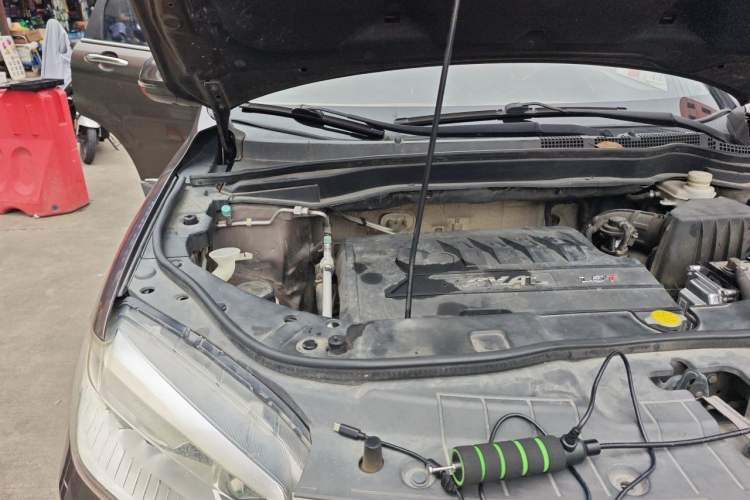 Used Haval H6 2014 Sport Version 1.5T Manual Two-Wheel Drive Elite Edition Engine Bay Right