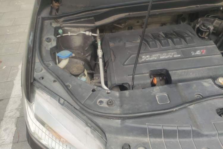 Used Haval H6 2014 Sport Version 1.5T Manual Two-Wheel Drive Elite Edition Engine Bay Right