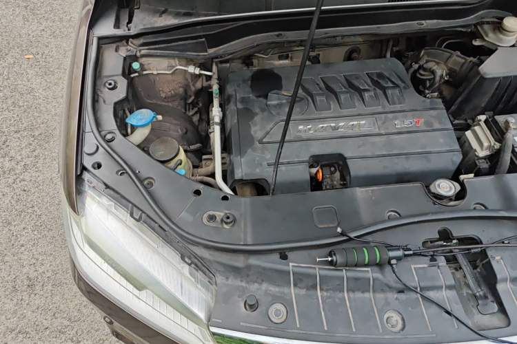 Used Haval H6 2014 Sport Version 1.5T Manual Two-Wheel Drive Elite Edition Engine Bay Right