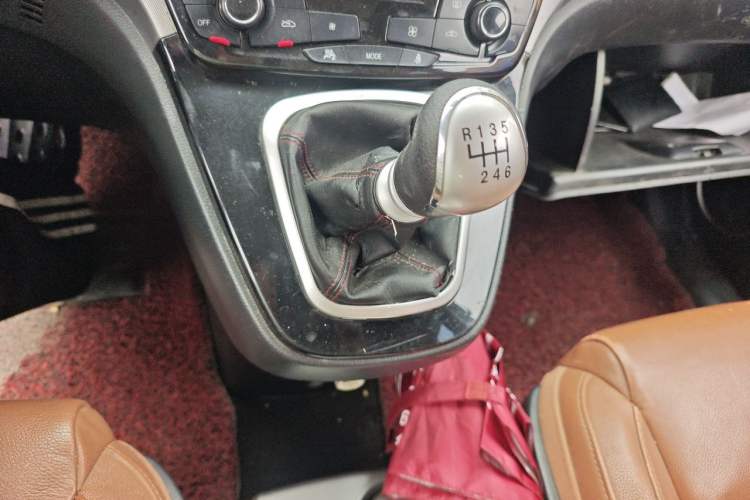 Used Haval H6 2014 Sport Version 1.5T Manual Two-Wheel Drive Elite Edition Gear Lever