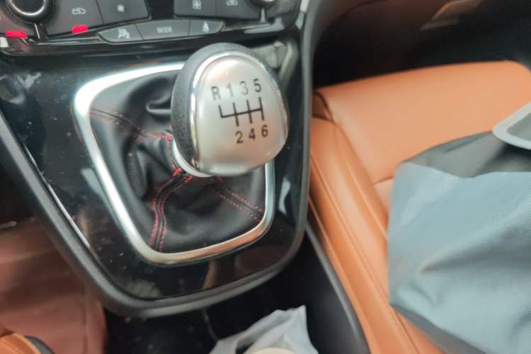 Used Haval H6 2014 Sport Version 1.5T Manual Two-Wheel Drive Elite Edition Gear Lever